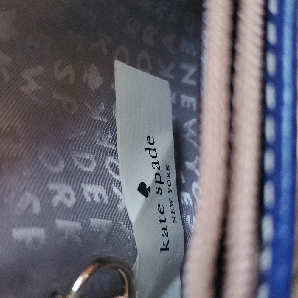 Kate Spade Wellesley Darla Wallet - Picture 5 of 14